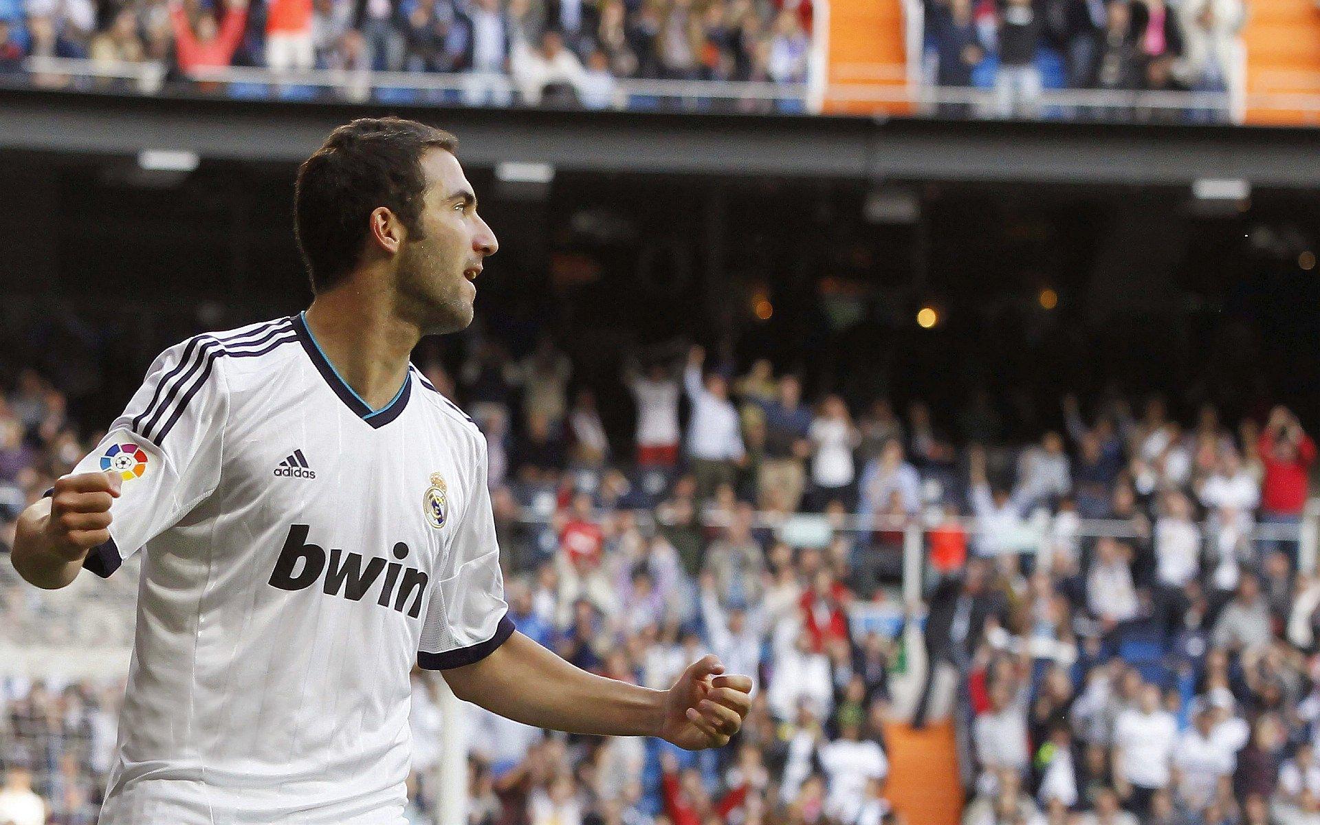 中国男篮狂轰108分大胜沙特 板凳匪徒45分碾压奠定胜局